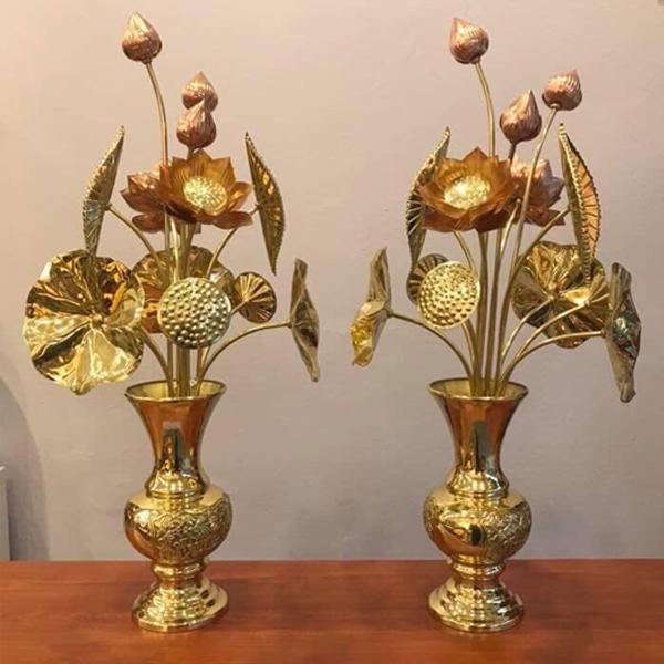 lọ hoa sen bằng đồng vàng