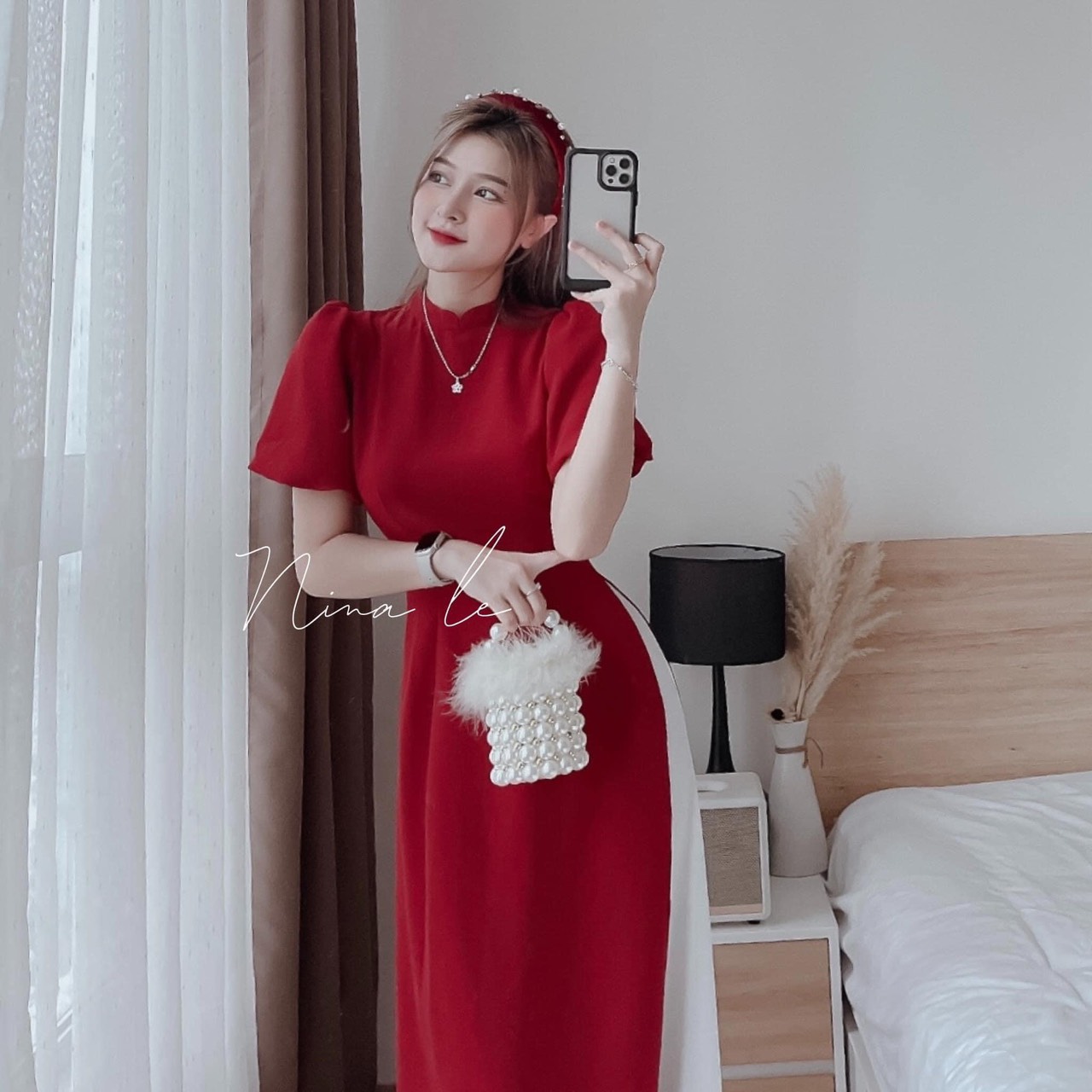 Áo dài đũi quần lụa nữ tone đỏ rực rỡ đi chơi xuân, Áo dài cách tân quần trắng suông màu đỏ phù hợp chơi tết, Áo dài thiết kế nữ cách tân tay bồng điệu đà MTB