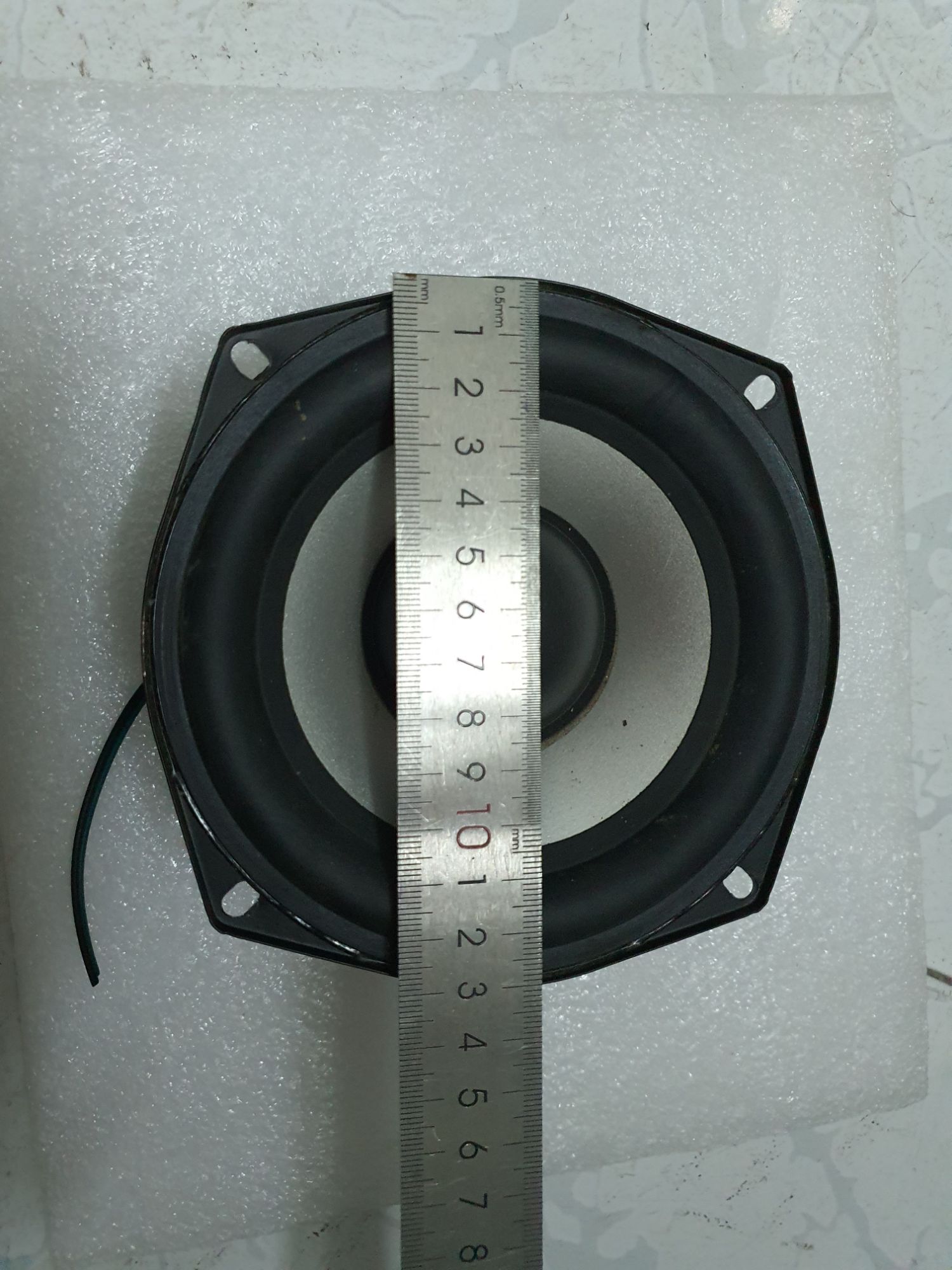 Loa sub màng trắng bass 13cm (likenew)