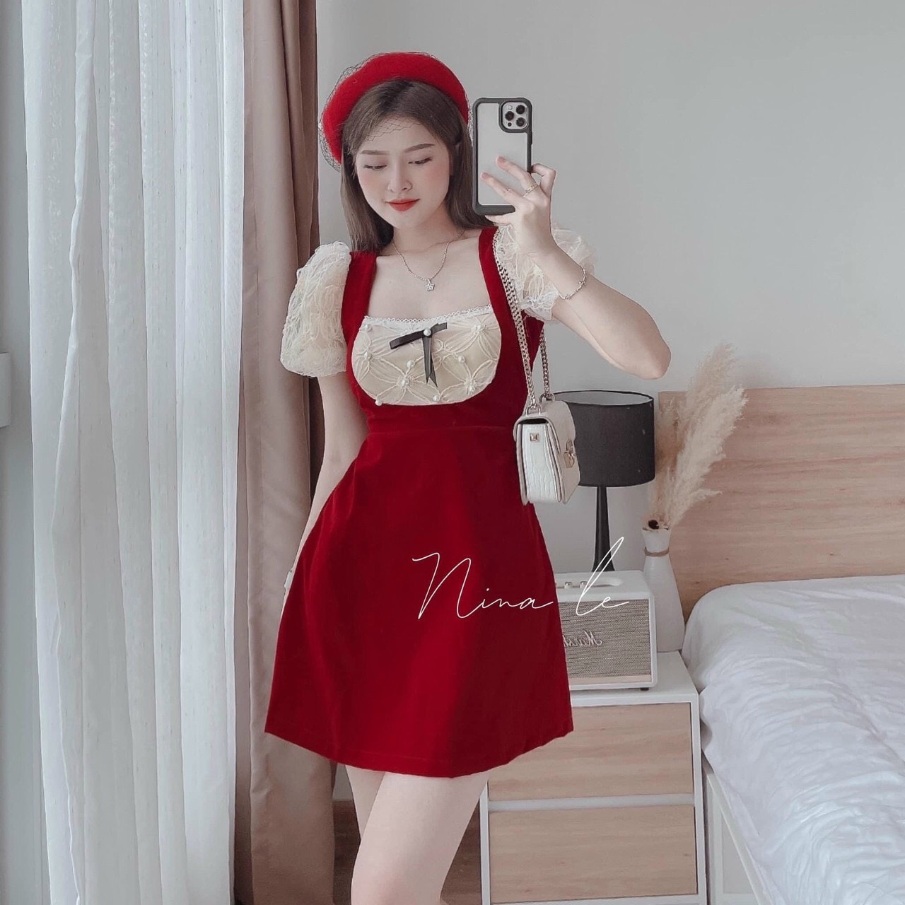 Đầm Nhung cứng Phối Ren Hoa Đính