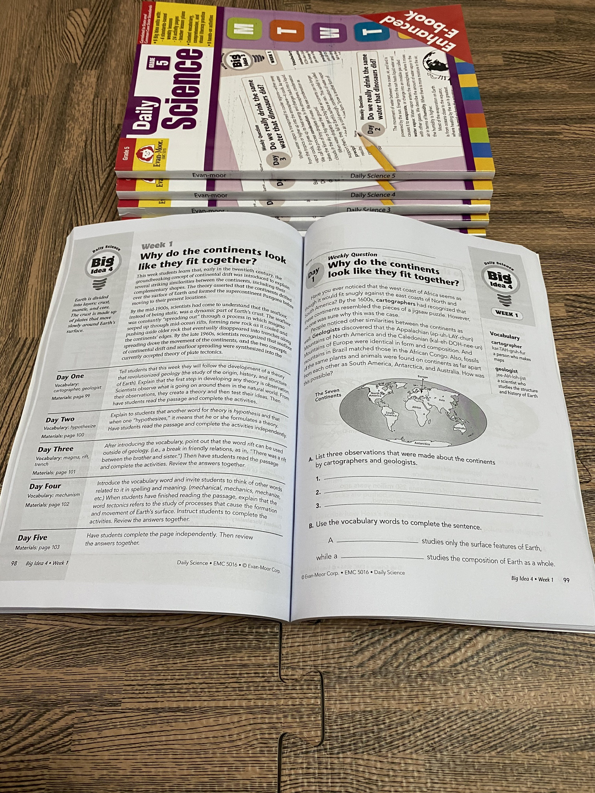 DAILY SCIENCE 1-6 (Sách đen trắng)