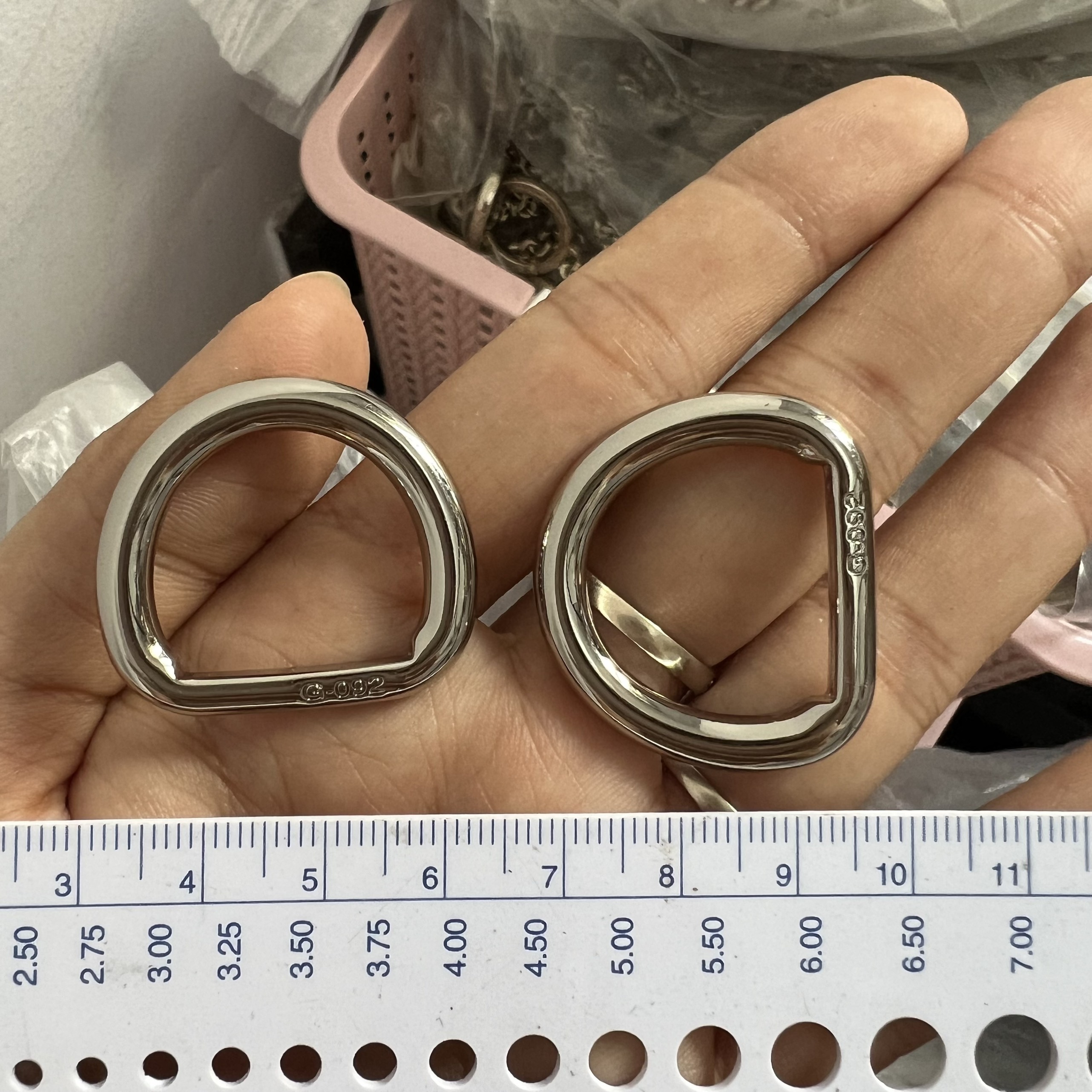 Khoen D đúc bạc dập chữ 3 size