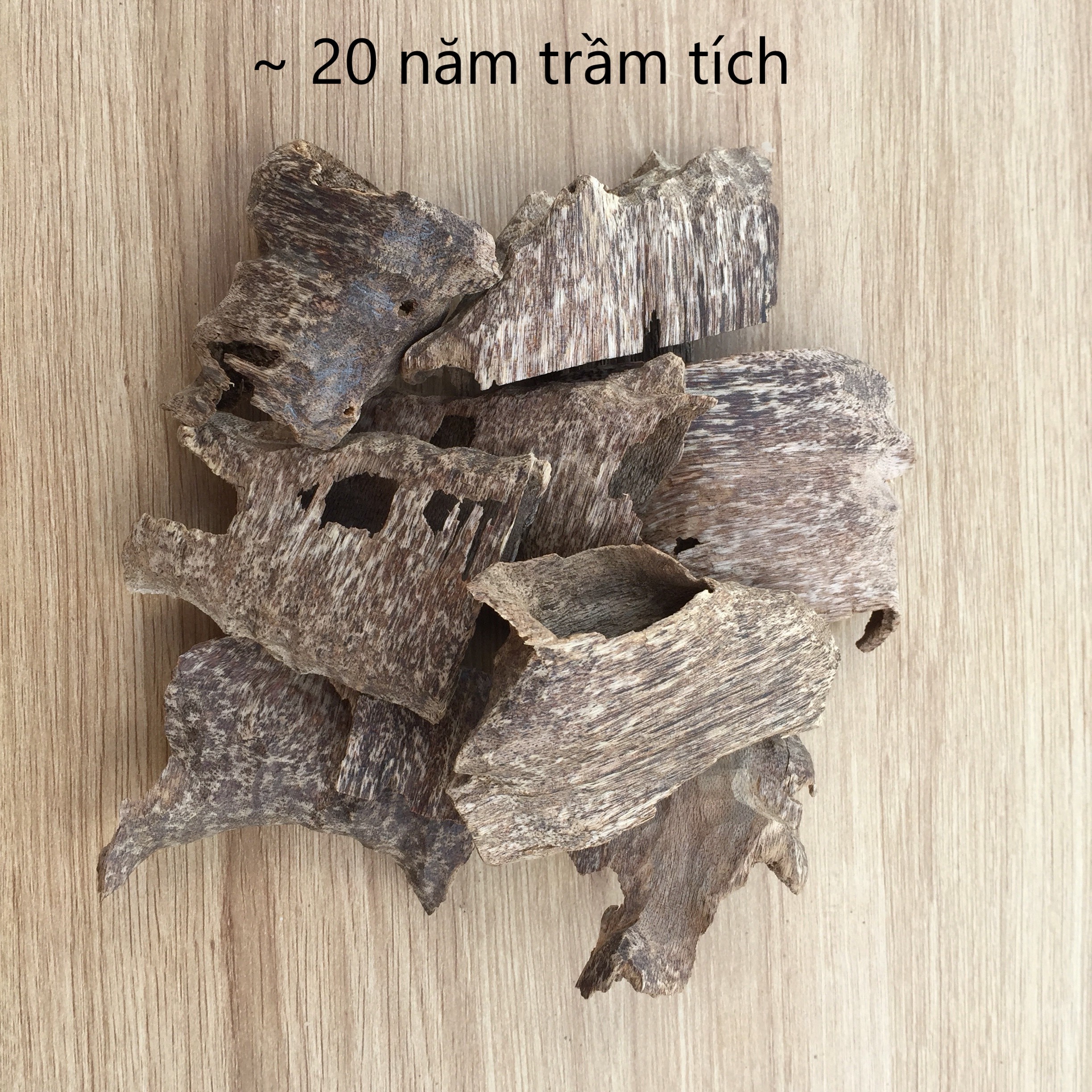Trầm hương miếng xông nhà