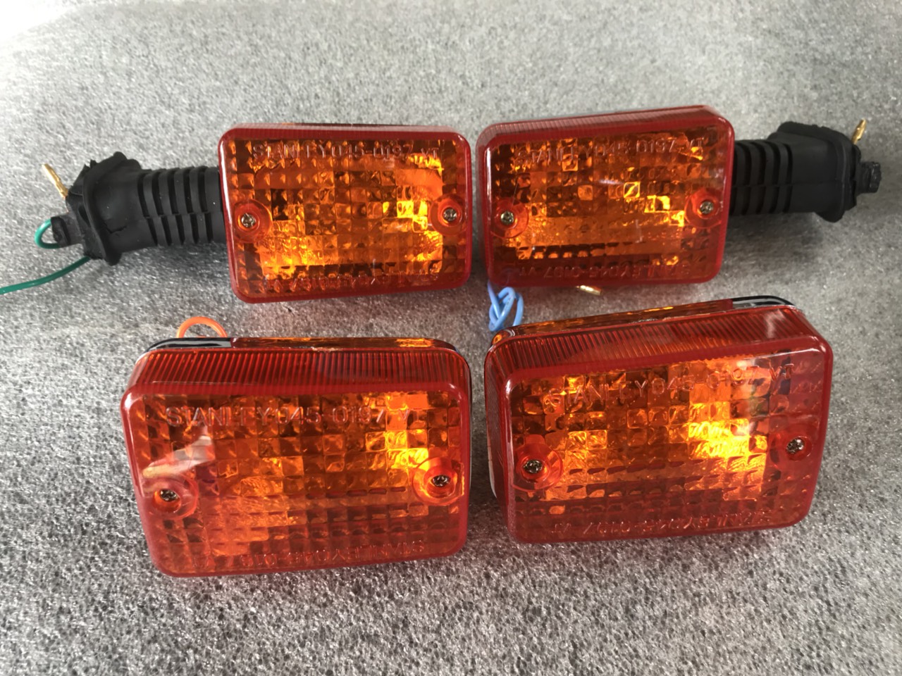 Good-4 PCs set-front and rear turn signals