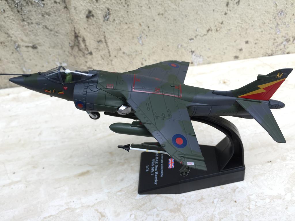 [HCM]Máy bay Tiêm kích  BAE Sea Harrier II 1/72