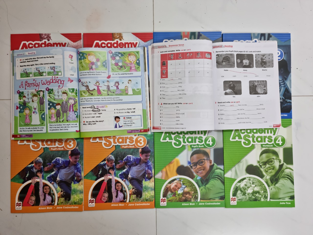 Bộ Academy stars 1 [ bộ 2 cuốn] cho bé