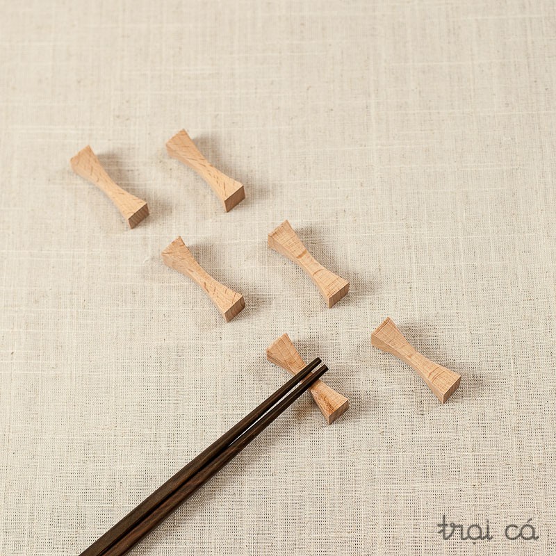 Gác đũa gỗ nơ (4cm) gỗ trắc / gỗ beech