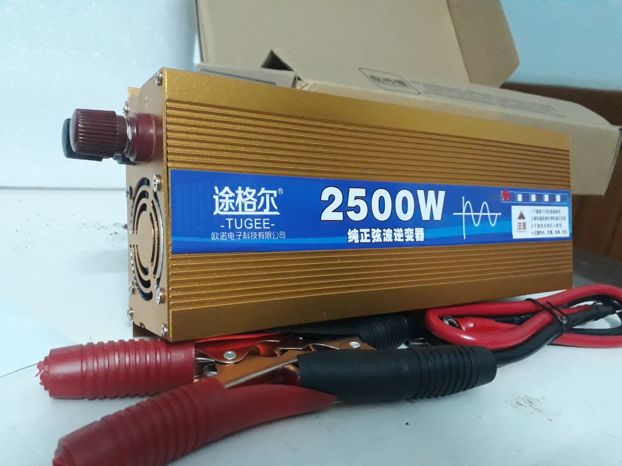 Kich điện 12V 2500W sóng sin chuẩn