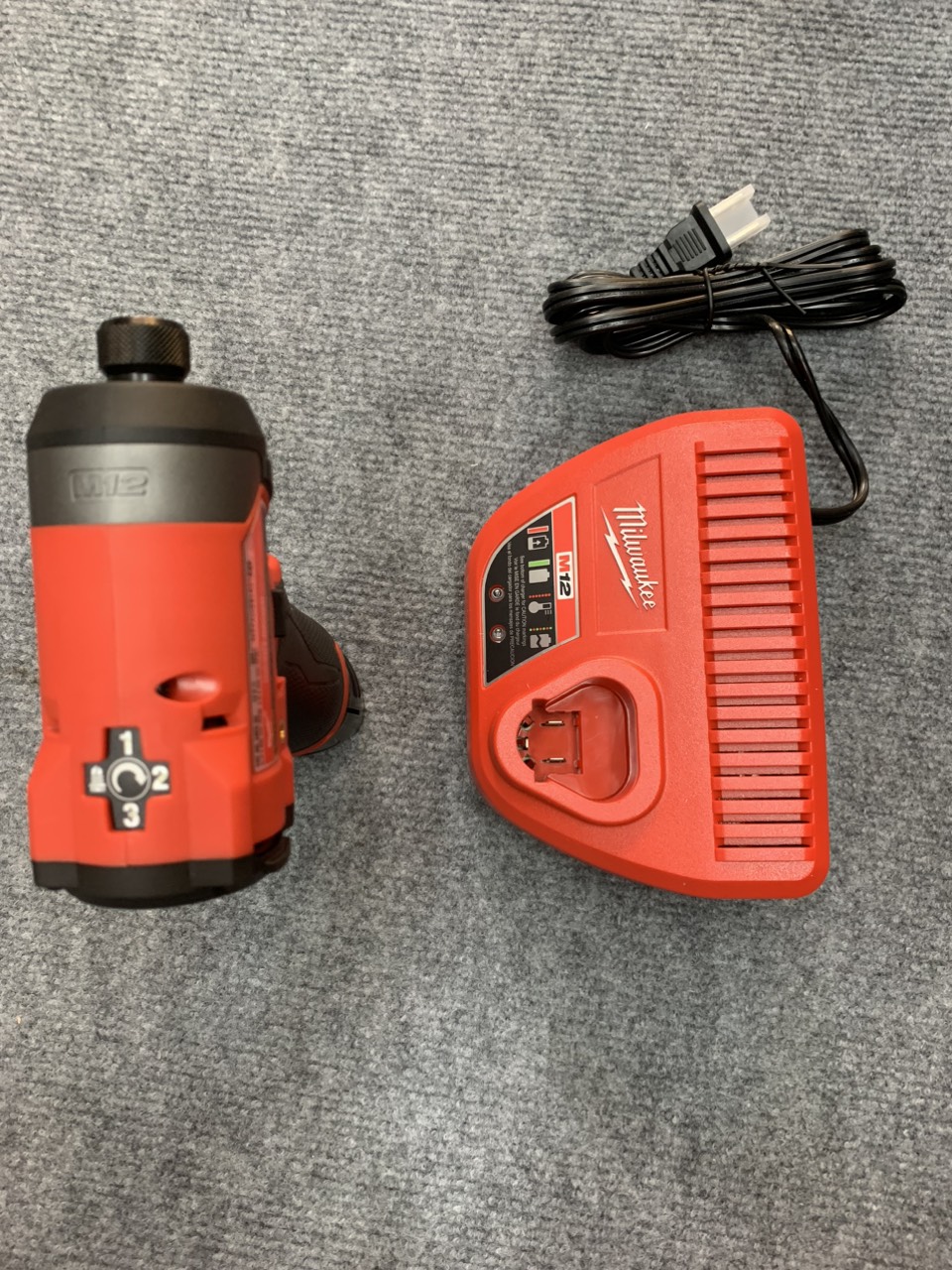 Máy vặn vít dùng pin 12V Milwaukee M12 3453