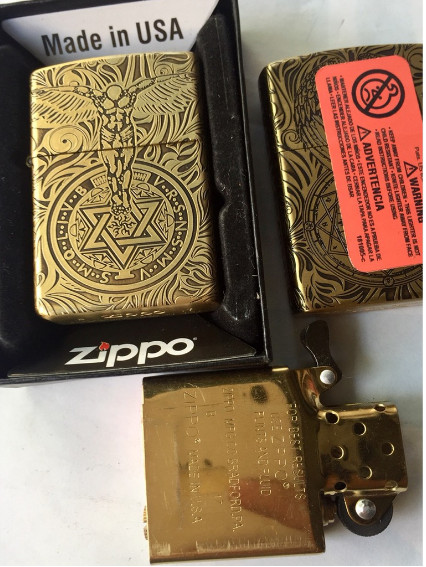 BẬT LỬA  Zippo thiên thần KHẮC 5 MẶT Ruột Vàng - TEM ĐỎ