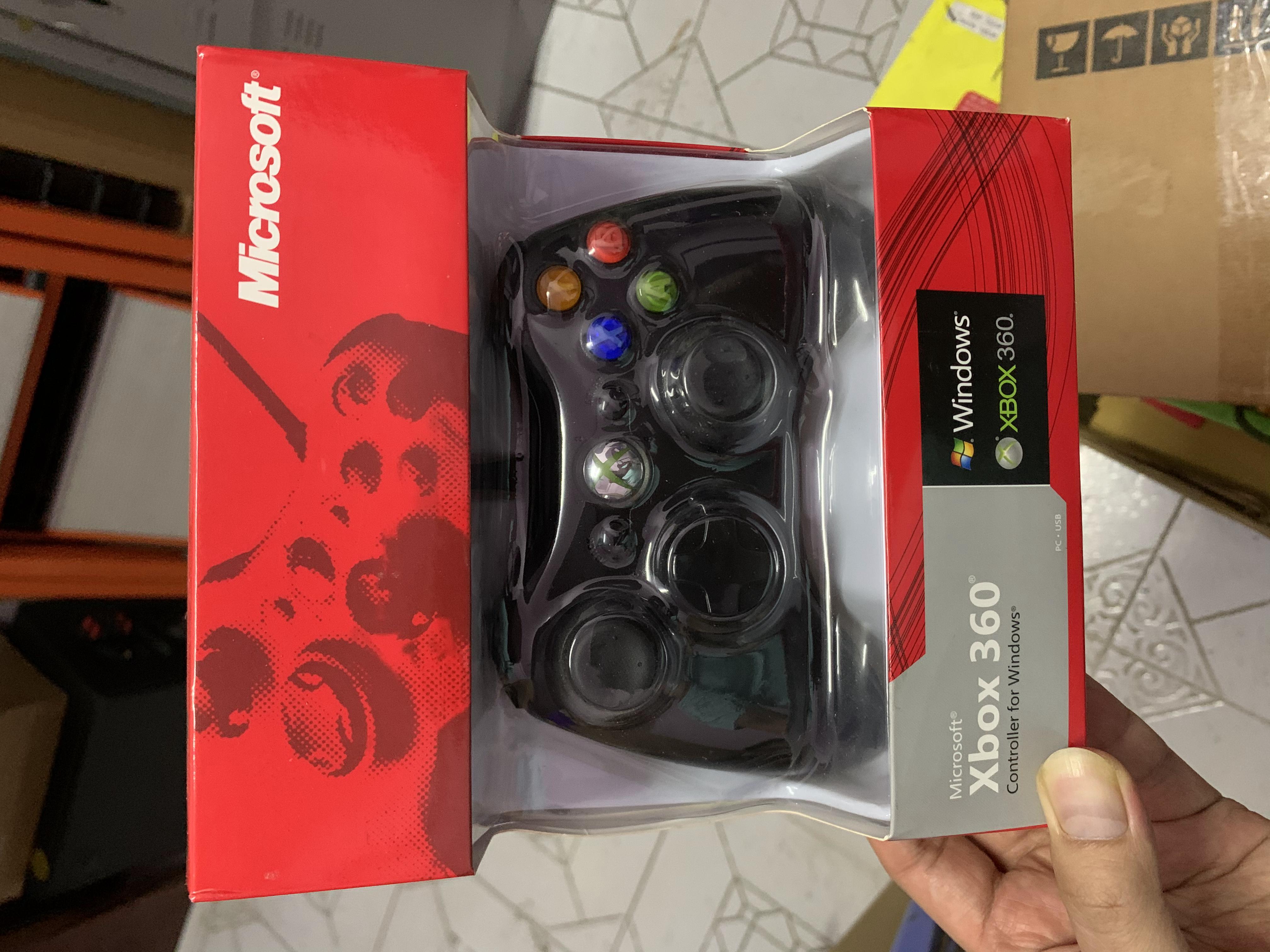 Tay cầm có dây Xbox 360 Đen dùng cho PC