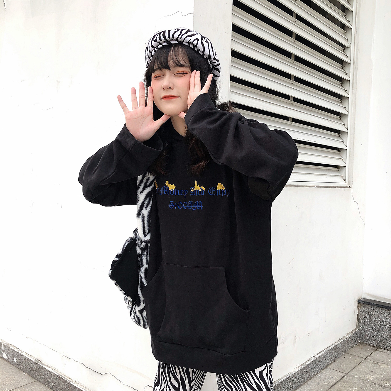 Áo Hoodie TheRightWay của 5AM
