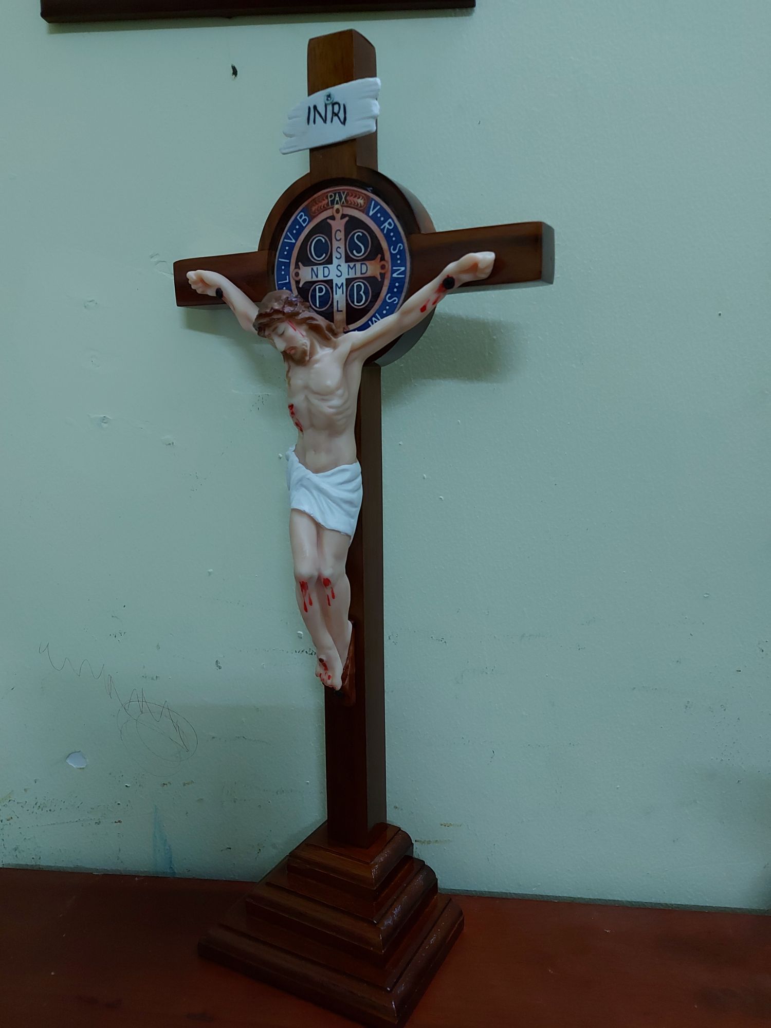 Benedicto Thánh giá Chúa chịu nạn 30cm Polymer Traditional Novelty