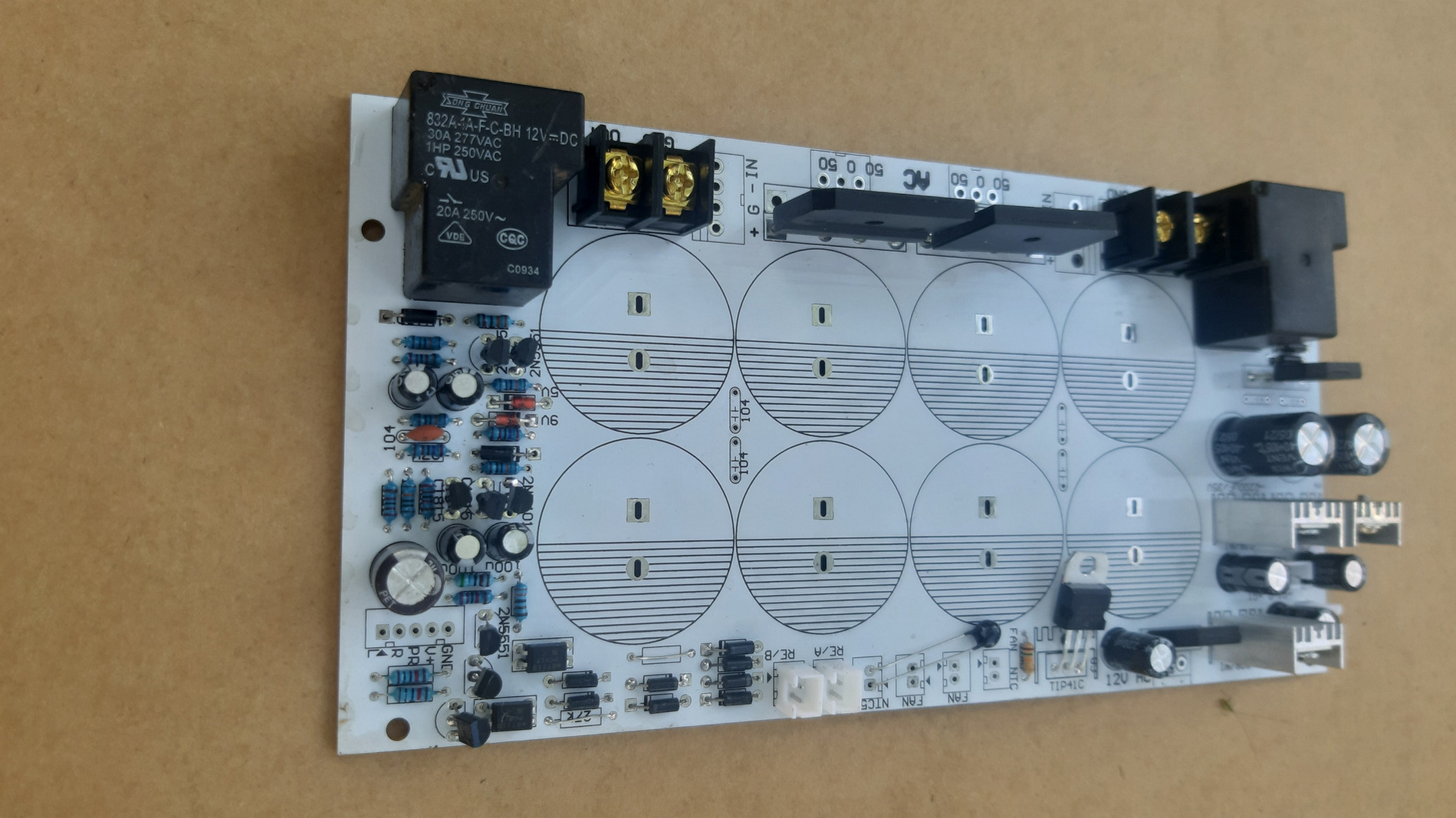Source Circuit with 8 Capacitors