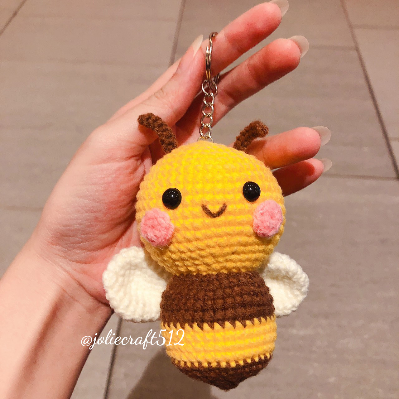 Móc khóa con ong vui vẻ -Happy Bee - đan len thủ công
