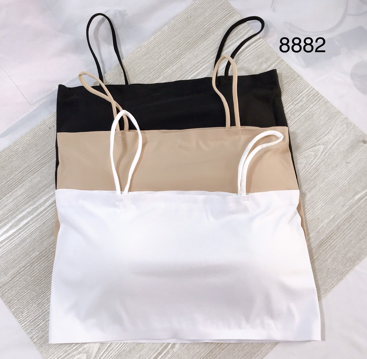 Áo lót nữ Bra ống su gân 2 dây 8882 – Thiết kế ôm sát, co dãn thoải mái
