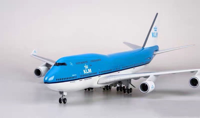 Mô hình máy bay lắp ráp có đèn led KLM (Hà Lan) 47cm
