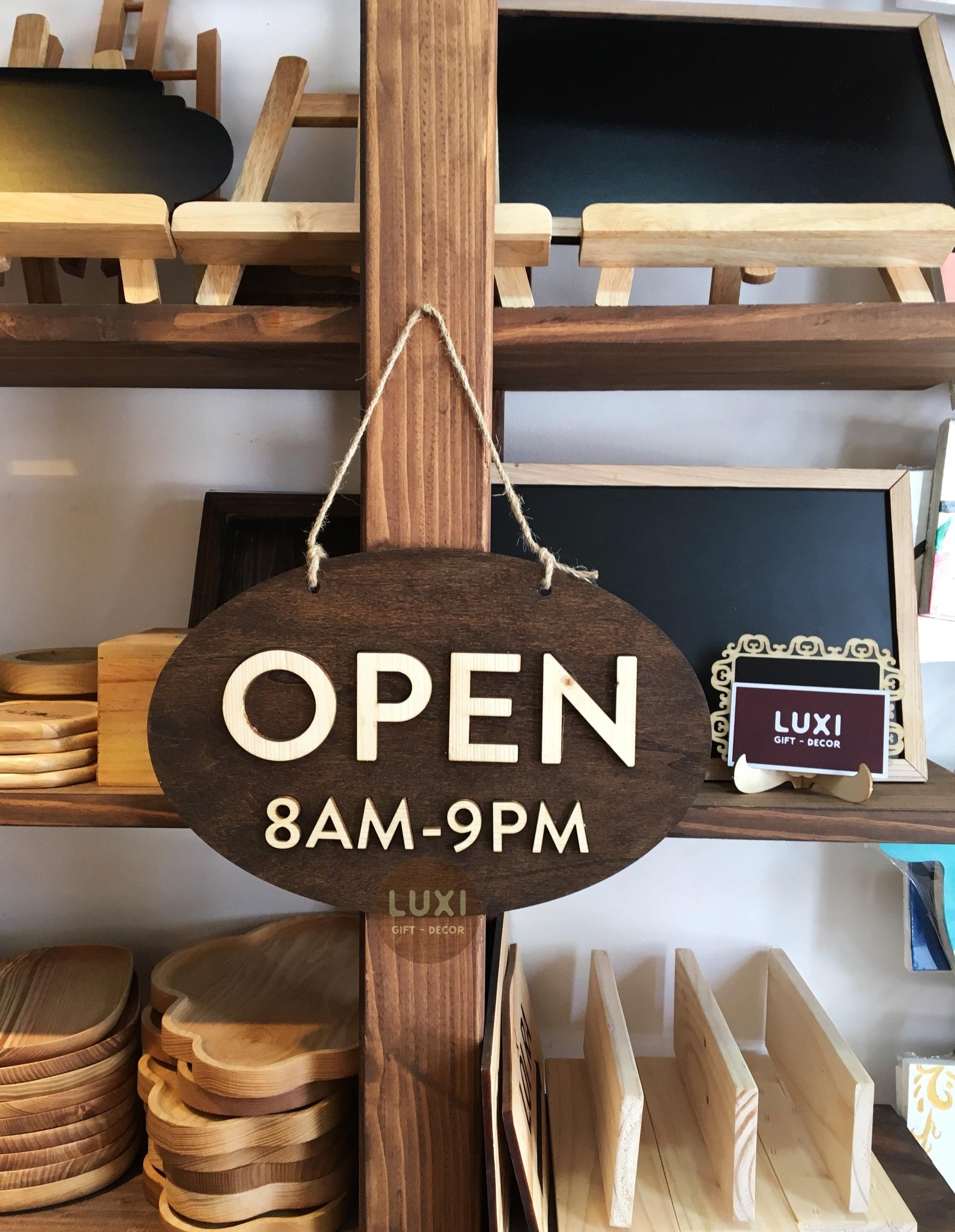 Bảng gỗ treo của 2 mặt Open - Close ( 8am - 9pm ) LUXI decor