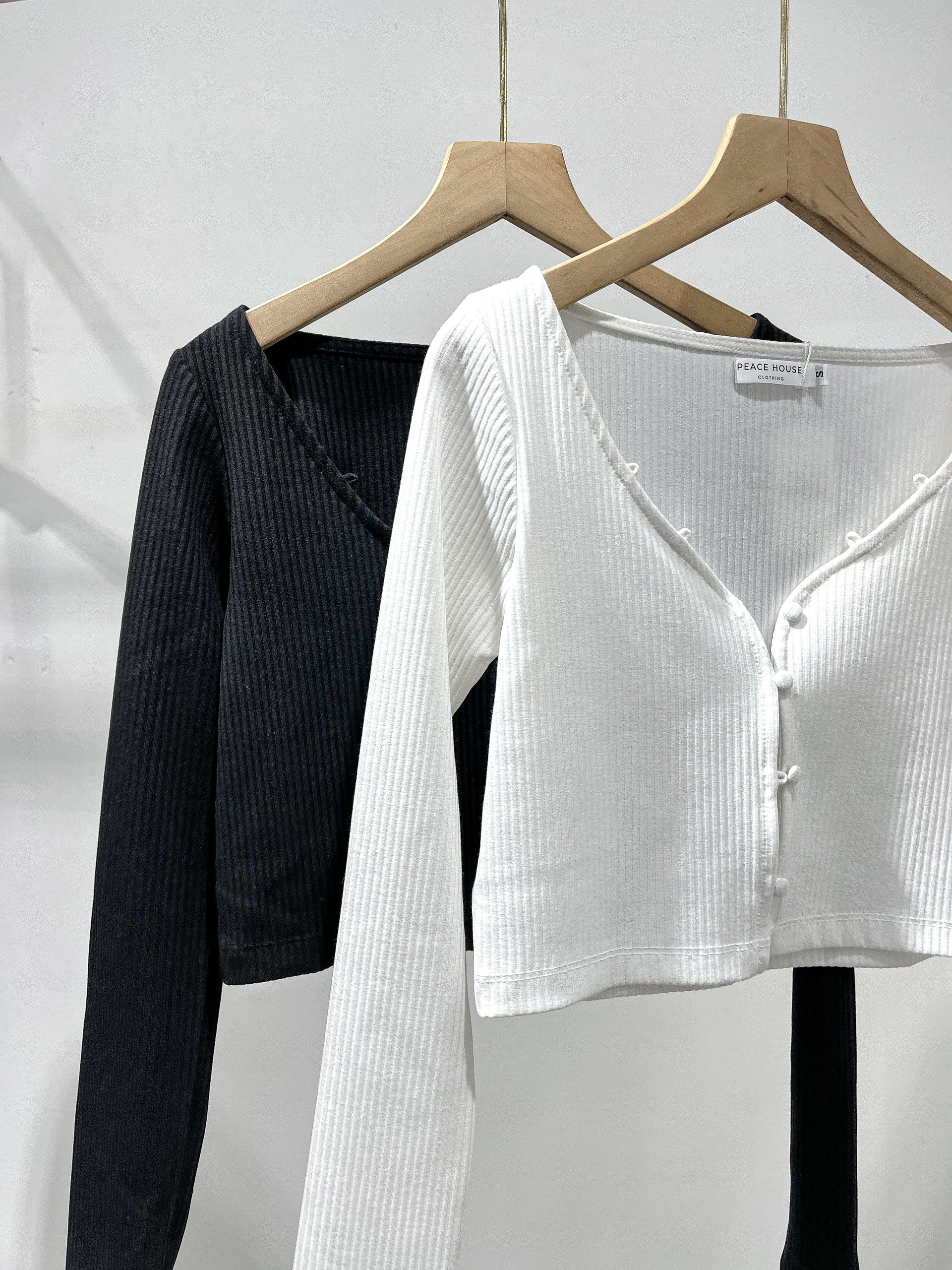 Áo thun tăm cúc bọc , Peace House Clothing