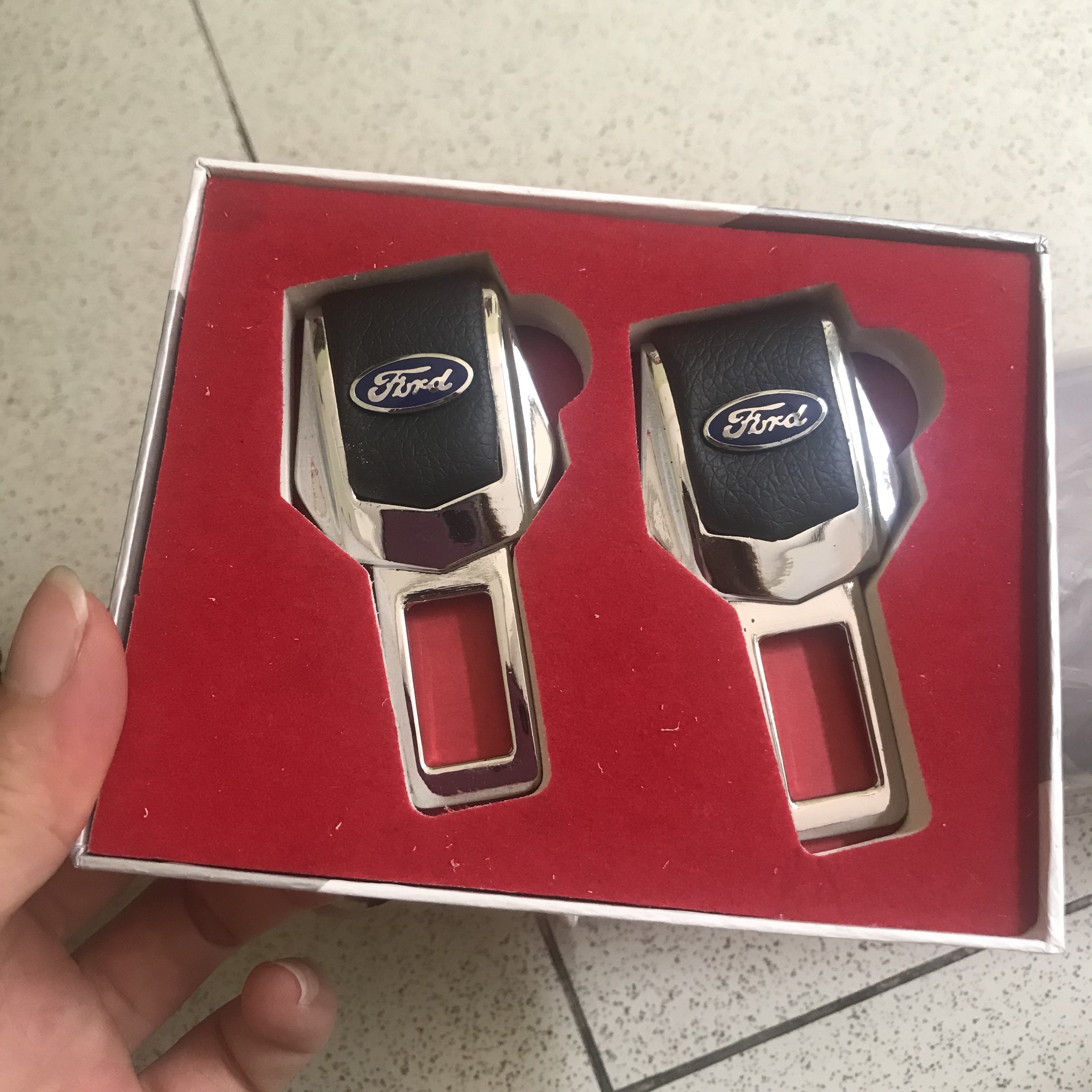 Bộ chốt khóa dây an toàn cho xe Ford