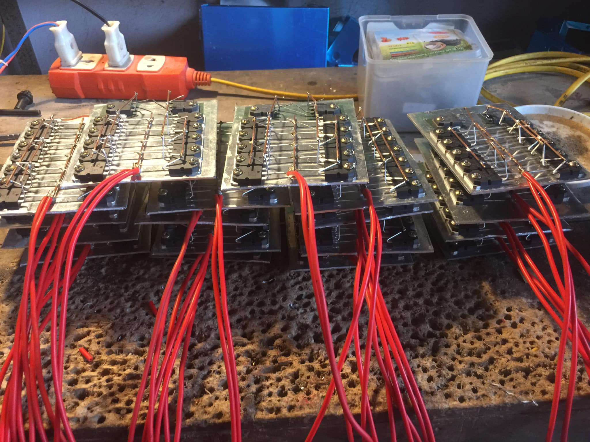 14 sò D718 Lưng đồng ( loại xịn )