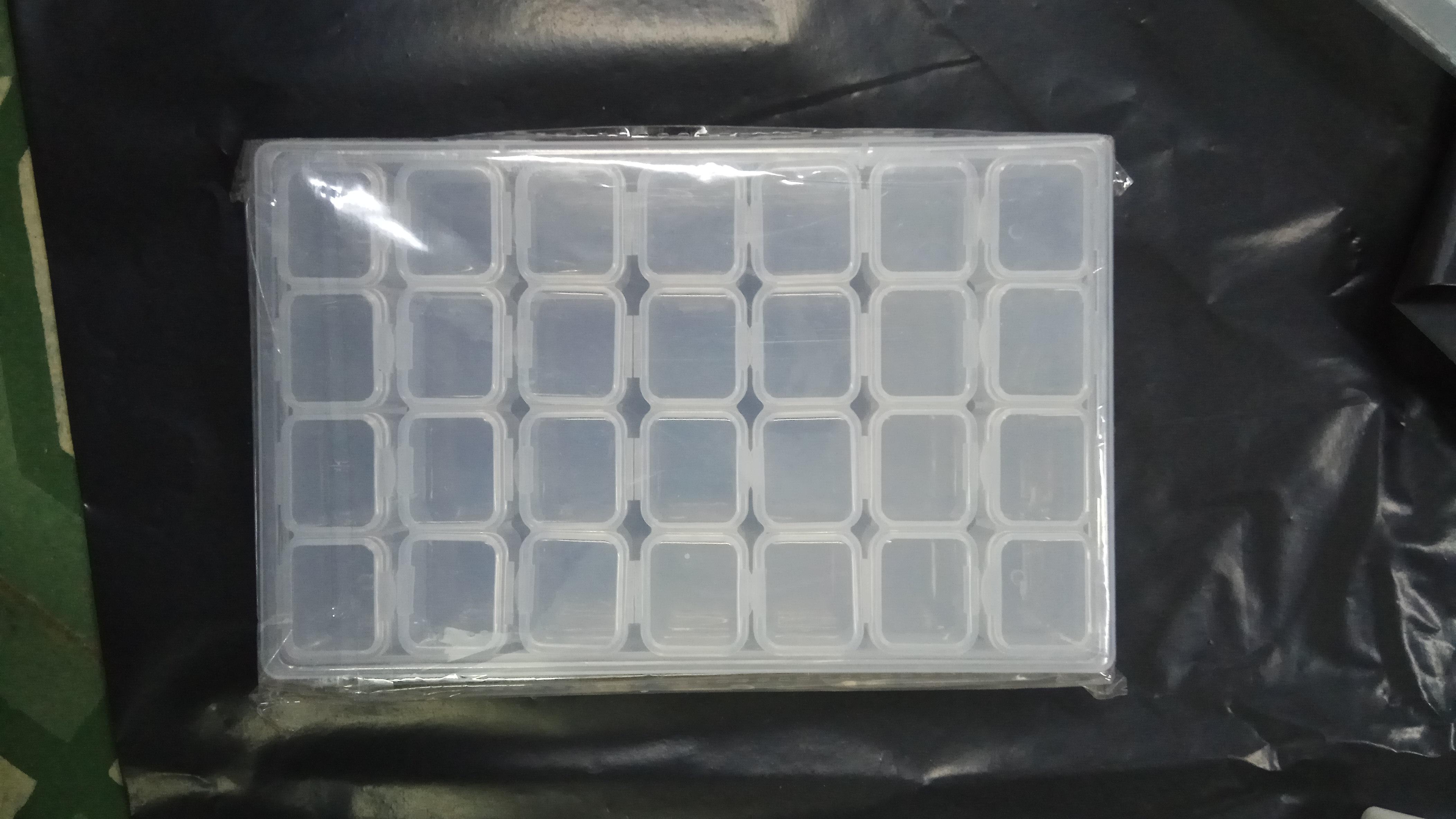 Hộp đựng đá cho tranh đính đá (hộp lớn) 21.5x16x2