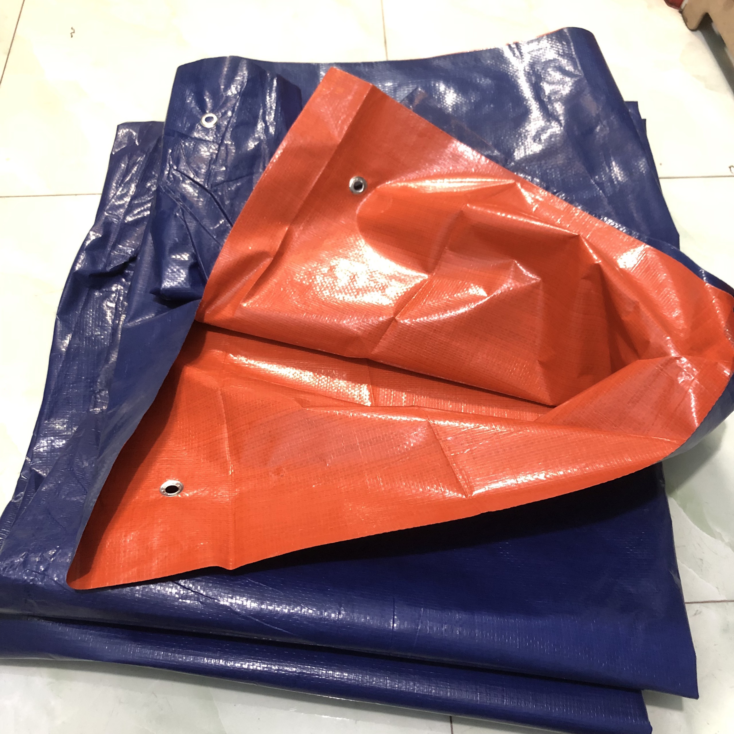 Bạt Che Khổ 4mx2m Có Đóng Khoen 4 Góc