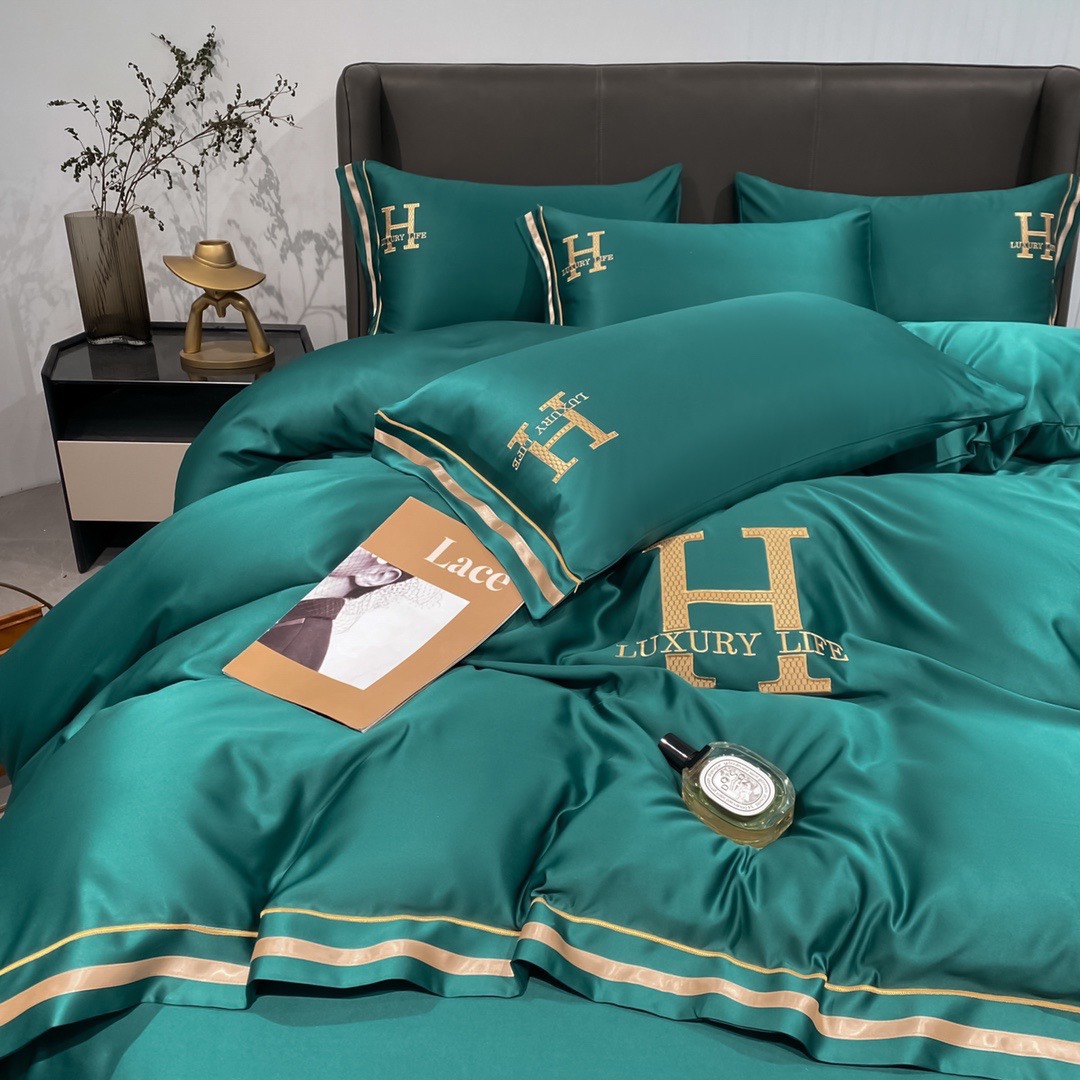 Bộ chăn ga gối PHI LỤA CHỮ H