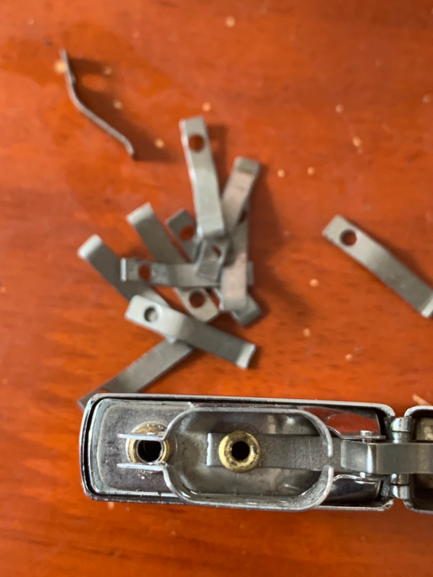 Lưỡi gà zippo lá lúa