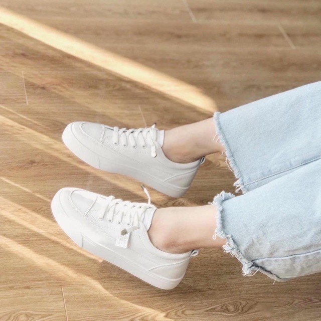 Giầy thể thao dây dút nữ