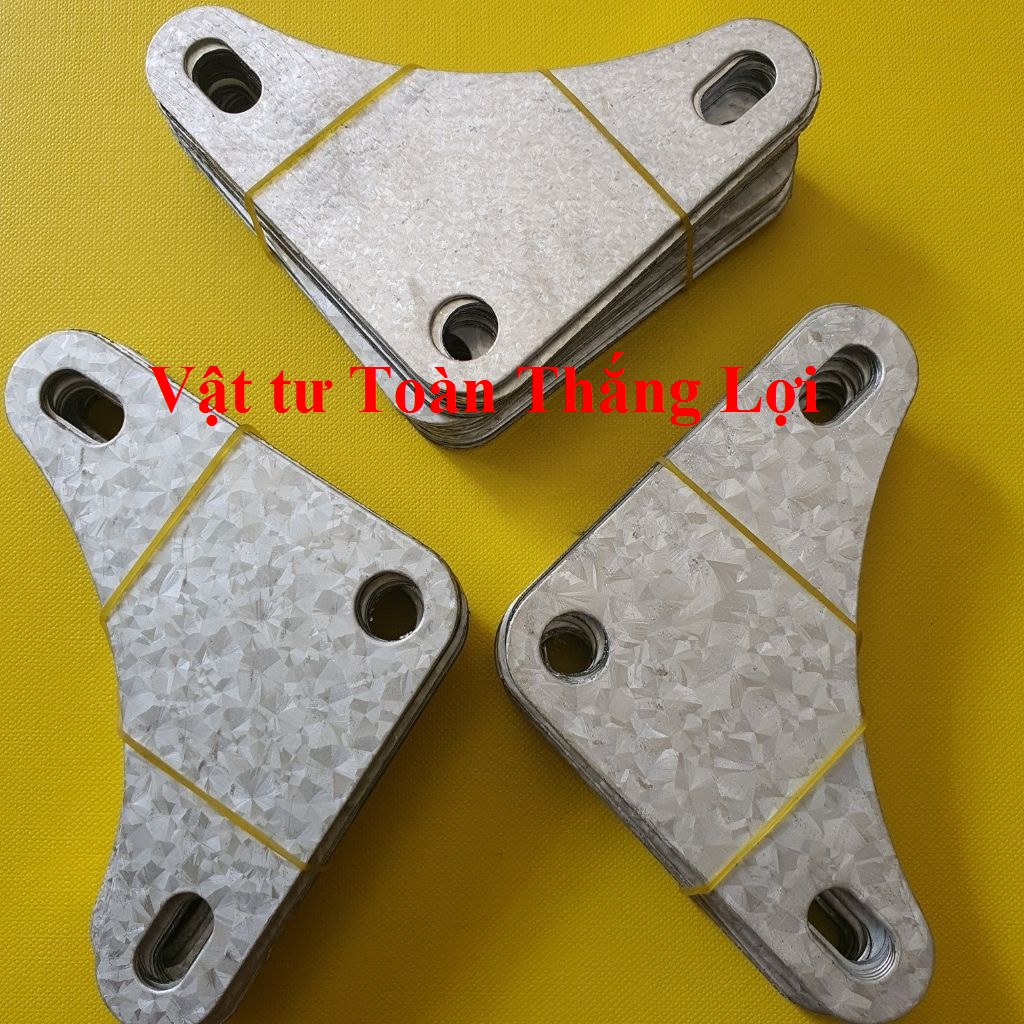 Bát tam giác bắt kệ sắt V lỗ