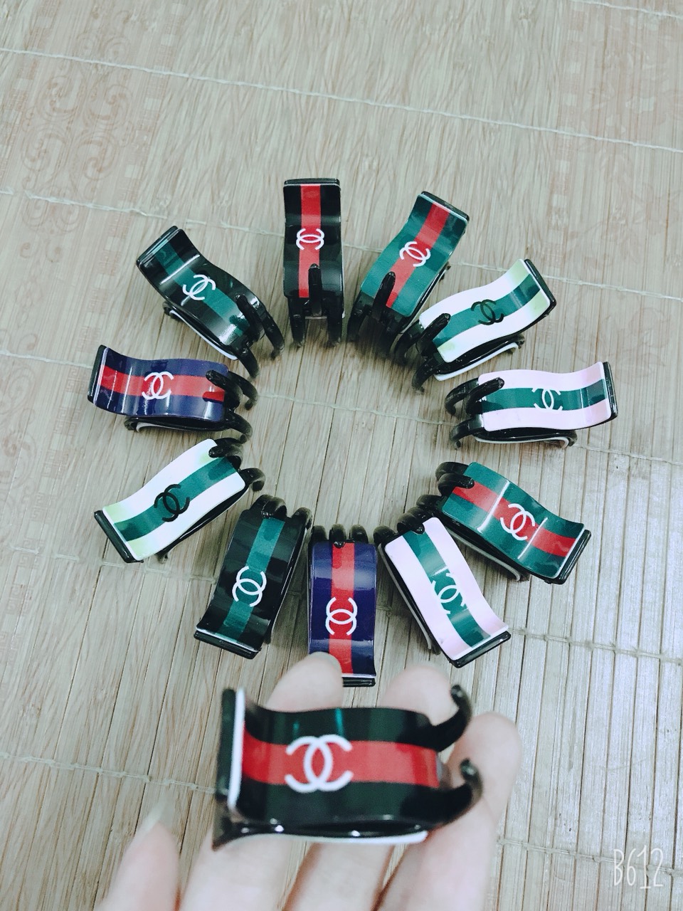 Kẹp tóc càng cua 3 răng 5 răng kẻ trơn bóng