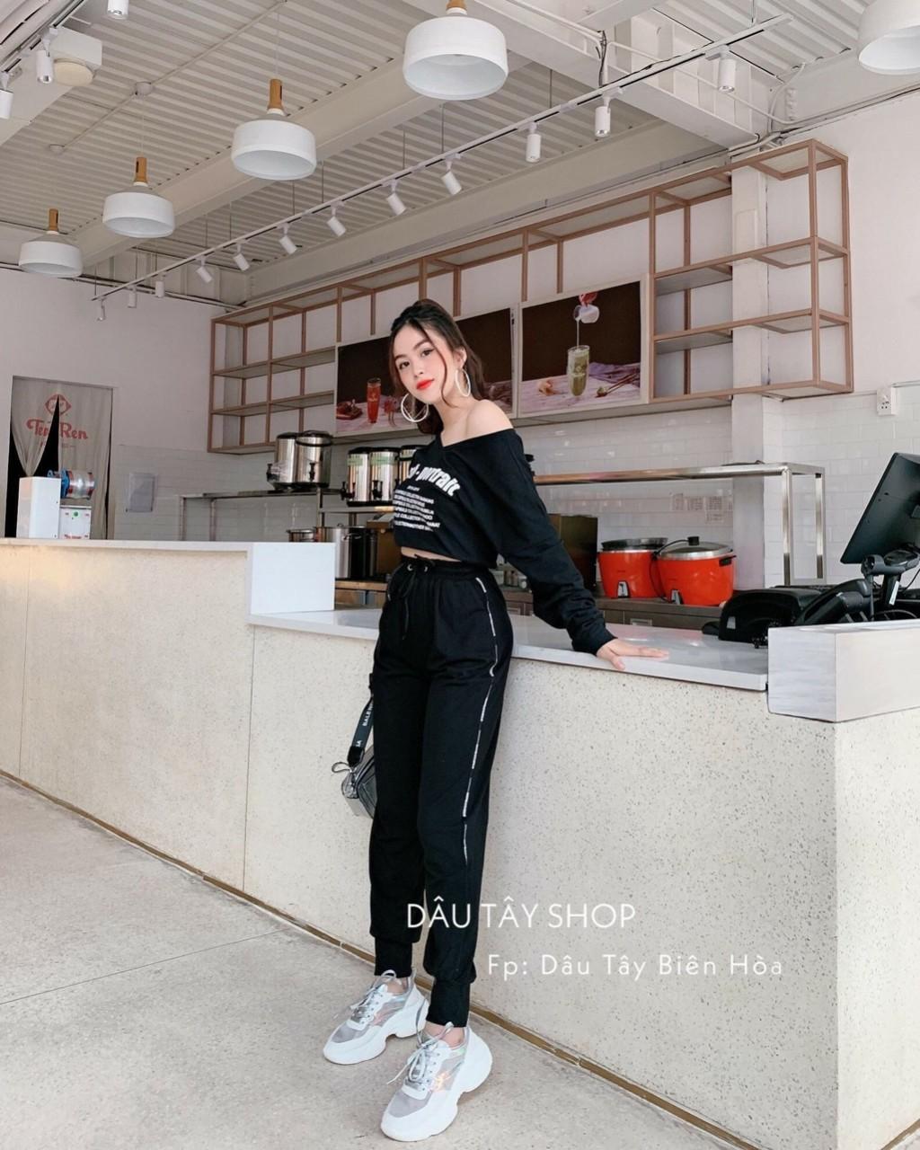Sét Bộ Dài Kết Hợp Áo Cổ V Form Croptop In Chữ SALF-PORTRALF & Quần Phối Viền Cá Tính TTS0789
