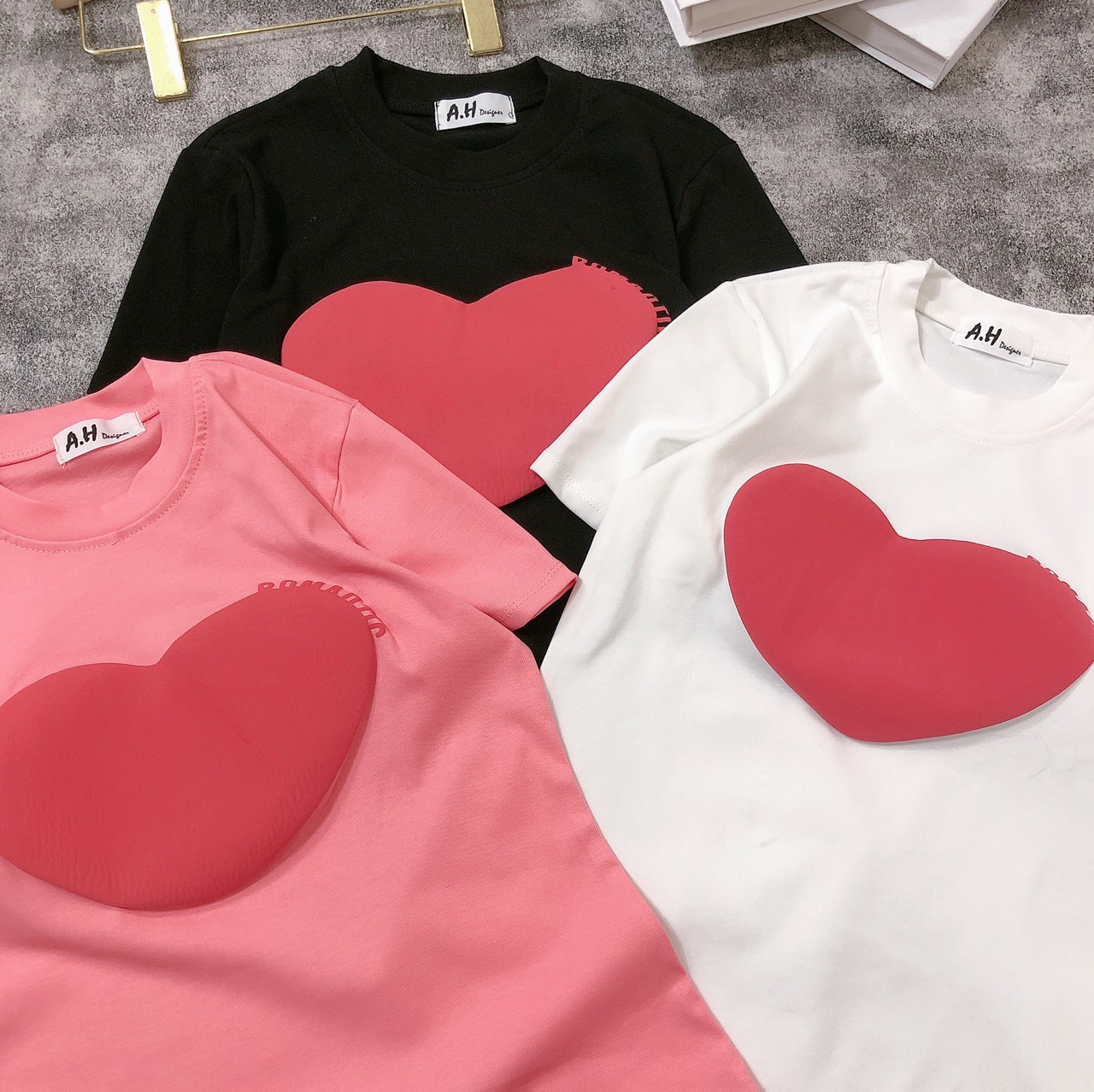 Áo thun dáng ôm nữ tay ngắn Trái Tim nổi phom dài baby tee