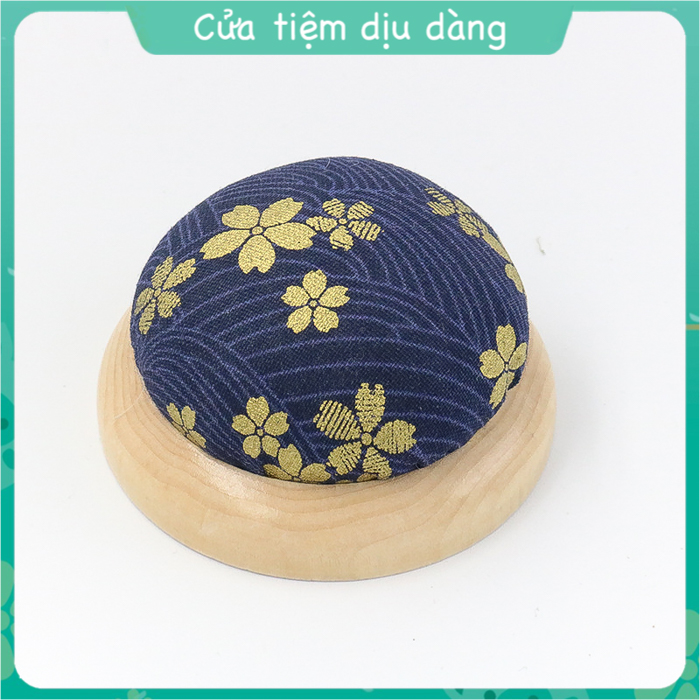 Đế cắm kim, gối cắm kim đế gỗ (giao mẫu ngẫu nhiên)