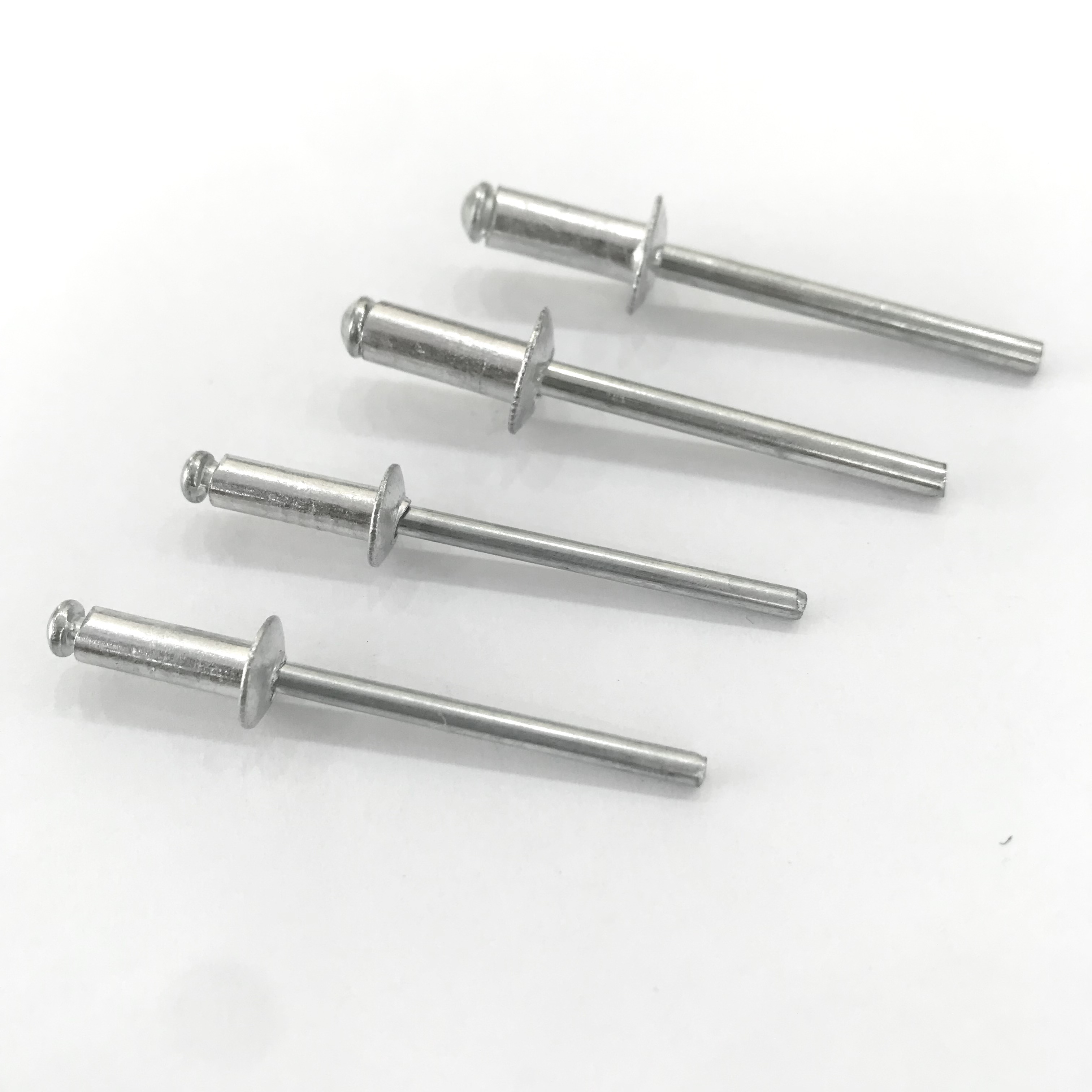 Ưu điểm nổi bật của đinh rút 3x10