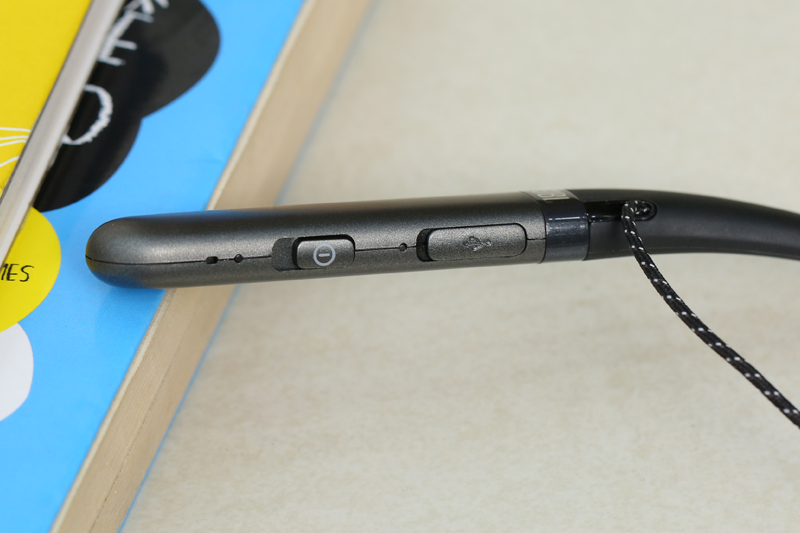 Tai nghe Bluetooth JBL LIVE200 Đen