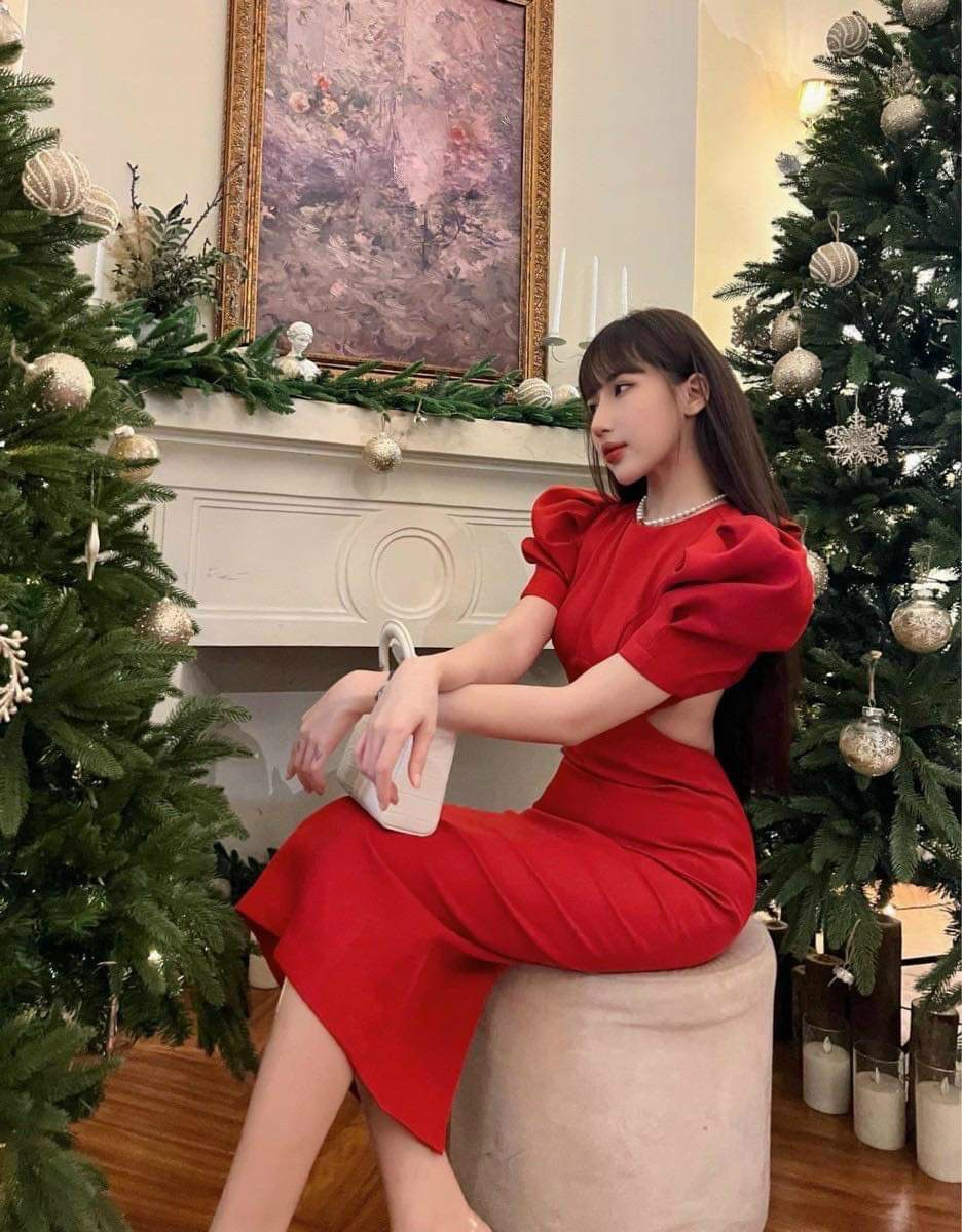 Đầm Body Tay Phồng Hở Eo Có Mút