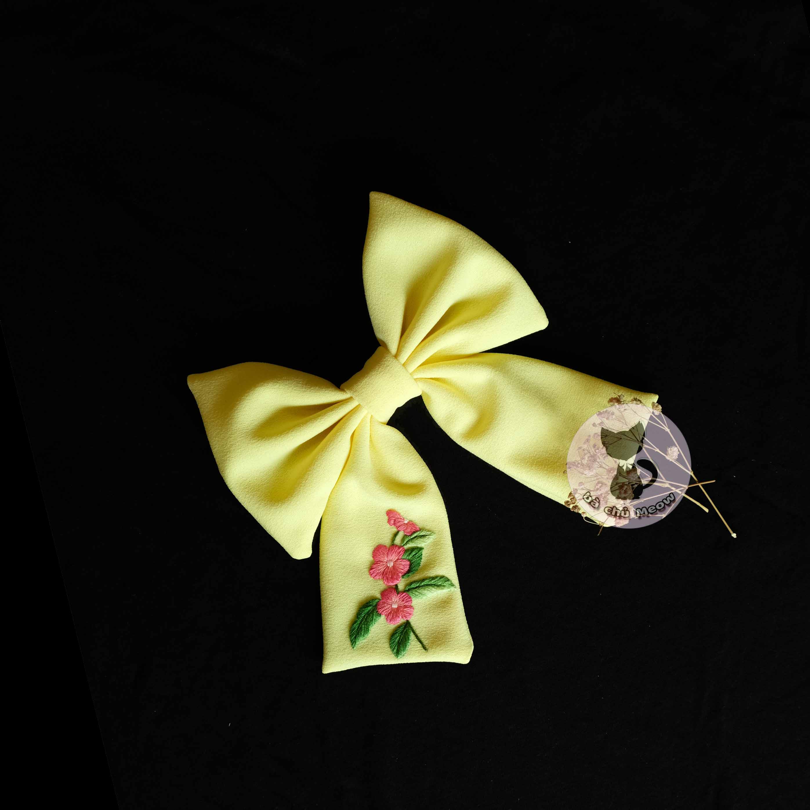 Đồ Cột Tóc Vàng Nhạt - Dây Cột Tóc Thêu Tay - Scrunchies Thắt Nơ