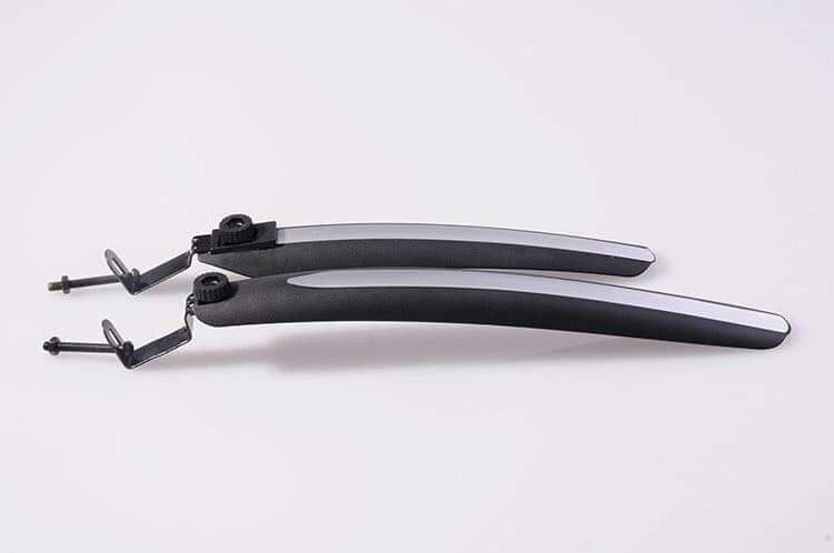 Chắn bùn xe đạp bánh 700c sọc trắng