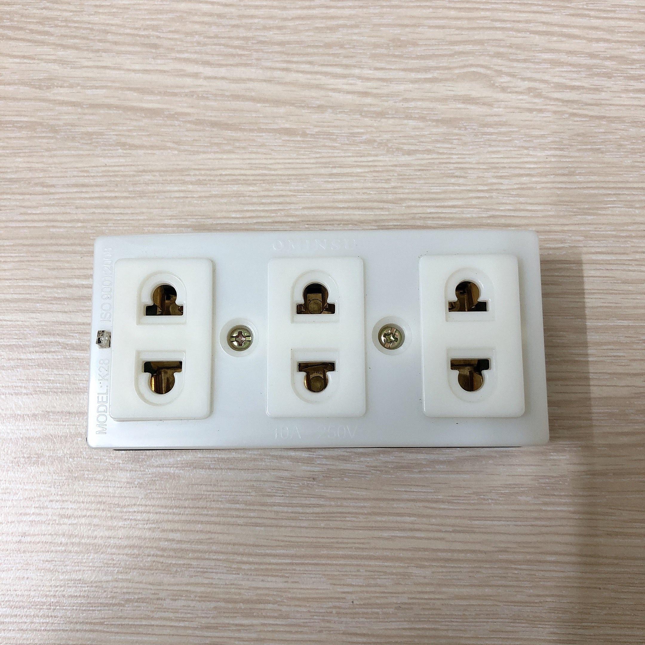 [HCM]Ổ cắm 3 cửa K28 OMINSU