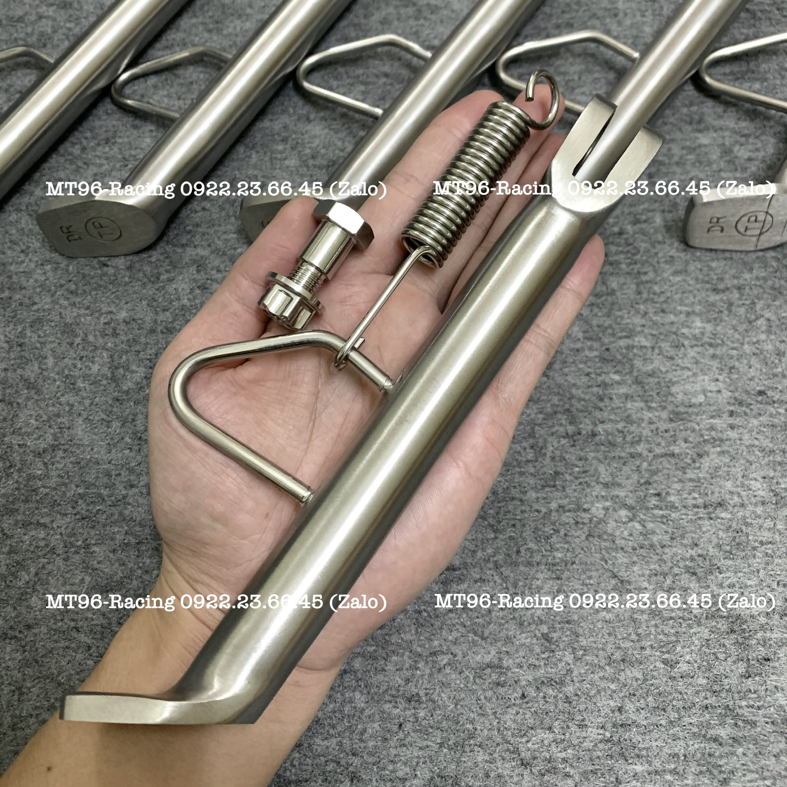 Chân Chống Nghiêng Inox Cho Wave Dream Các Đời Chuẩn Inox304 Nguyên Khối Nặng Cứng Cáp