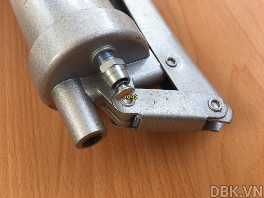 Máy bơm mỡ cầm tay 400cc DBK-839