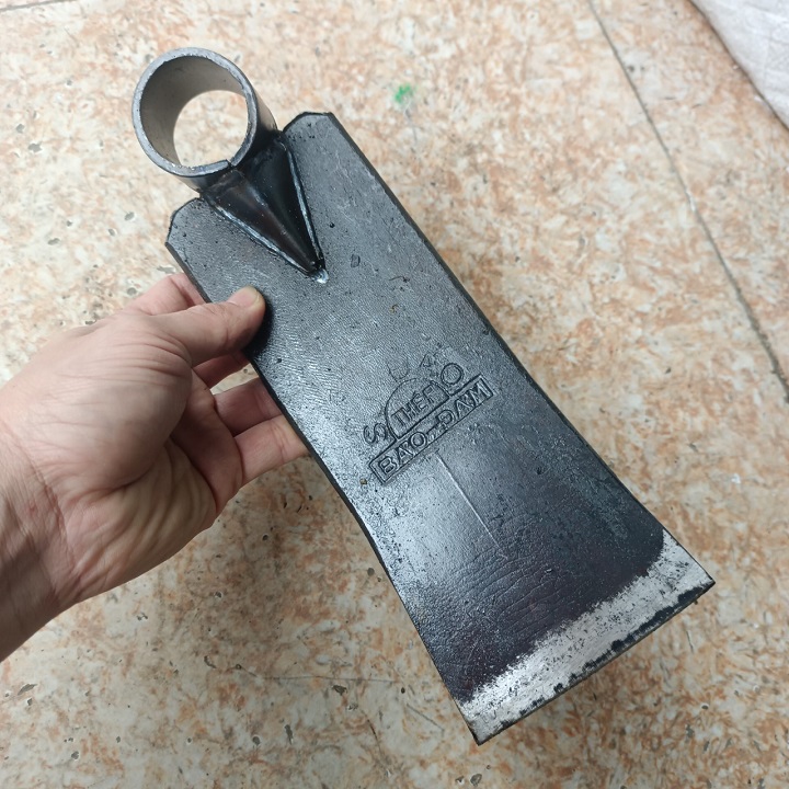 Cuốc nhíp đào đất , trồng cây siêu cứng