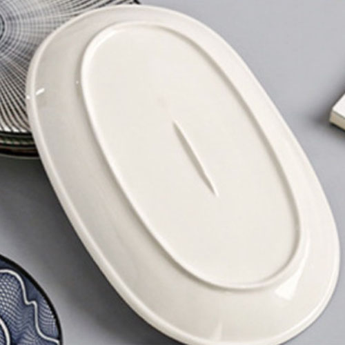 Đĩa bầu dục hoạ tiết phong cách Nhật Bản