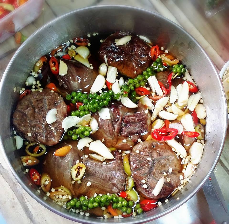 BẮP BÒ NGÂM MẮM ( hủ 1kg tặng kèm bánh tráng)