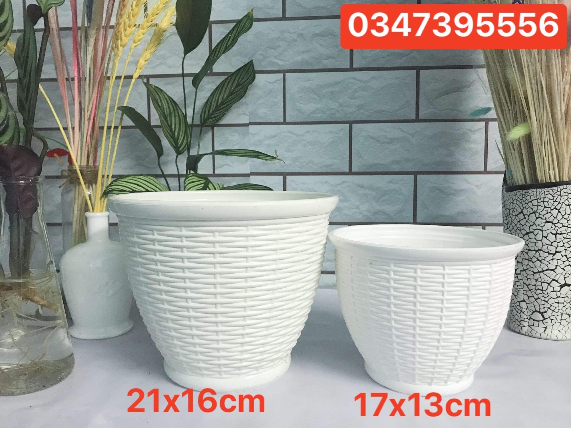 Chậu nhựa đan mây trắng