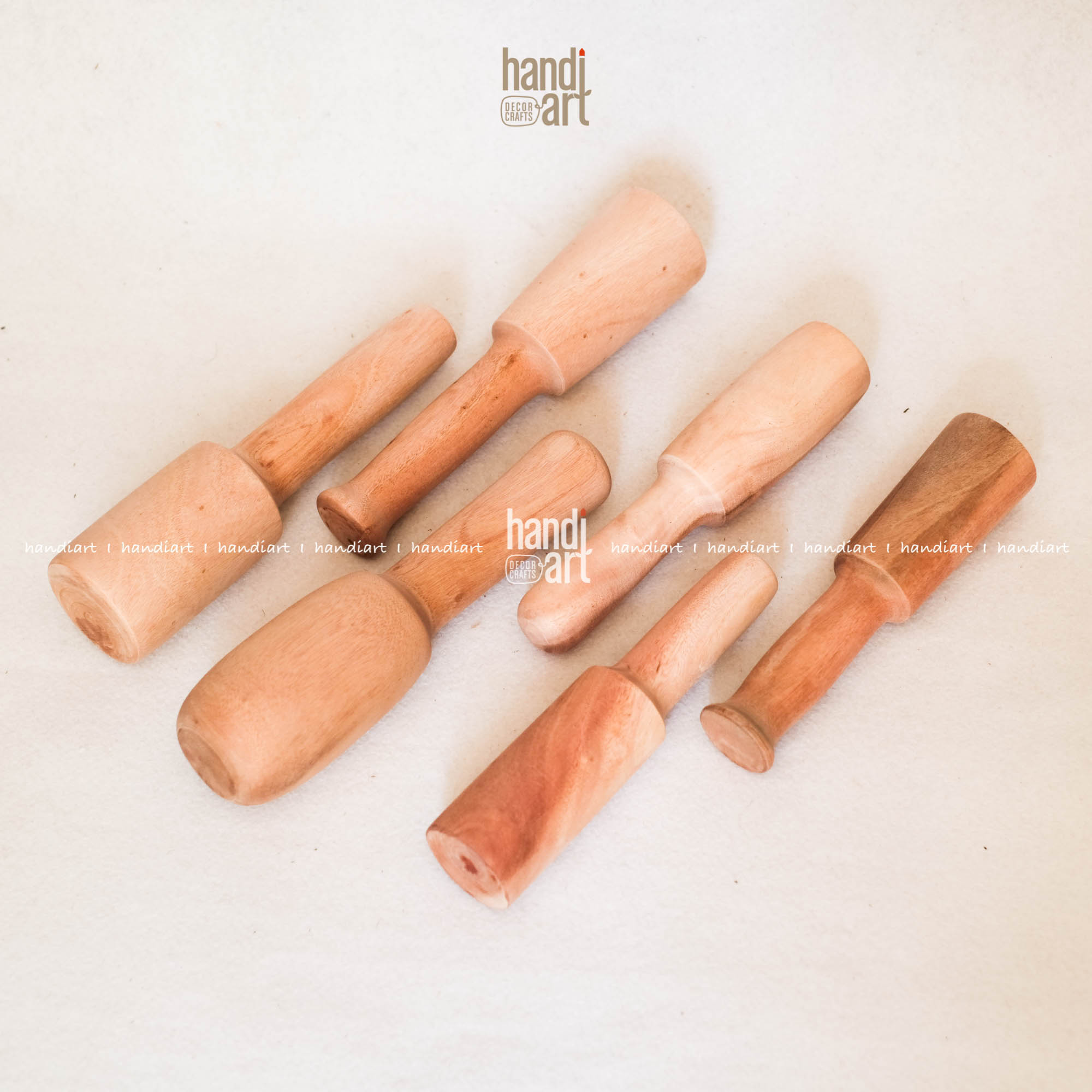 Dụng cụ đập nước đá bằng gỗ, Chày gỗ