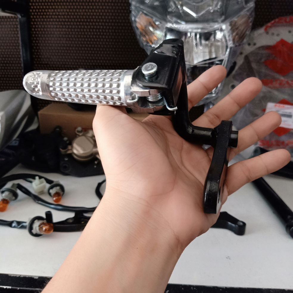 gác chân trước bên trái satria fi raider fi