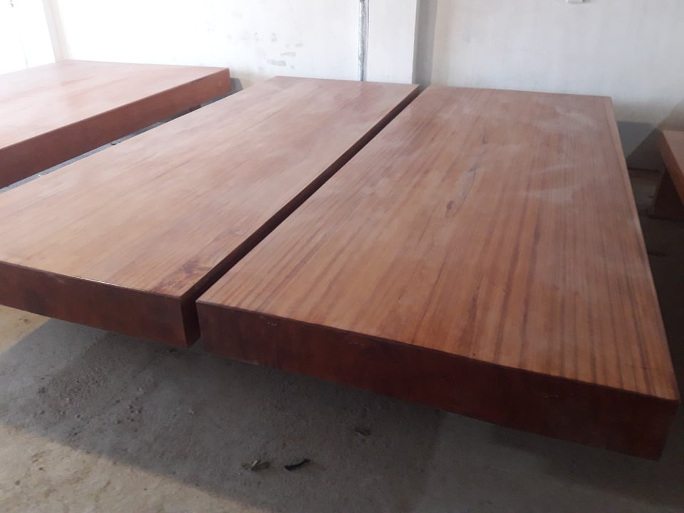 Có nên sử dụng tủ thờ gỗ Dâu? Nên mua tủ thờ ở đâu Uy Tín?